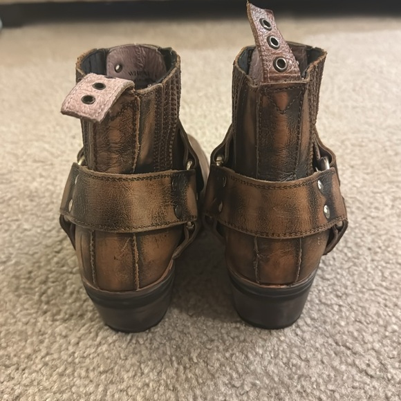 Women’s size 6 Freebird Whisky boot - Picture 3 of 7